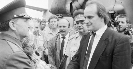 Běž domů Ivane! Před 30 lety opustil poslední sovětský voják území Československa
