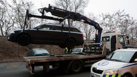 Poslanci na návrh Senátu vyřadili z novely zákona ustanovení, které mělo odtahům aut zákonodárcům zabránit.