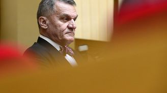 ONLINE: ČSSD, KSČM a TOP 09 odvolaly primátora. Prahu povede Hudeček ONLINE: ČSSD, KSČM a TOP 09 odvolaly primátora. Prahu povede Hudeček