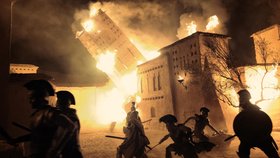 Odyssea: Homérův epický příběh o ithackém králi ožívá pro moderní publikum ve dvou zcela odlišných podobách – v kinech ohromuje diváky velkofilm režiséra Christophera Nolana, přímo do sluchátek míří nesmírně zábavná, syrová a živá audiokniha britského autora Stephena Frye, kterou s britským nadhledem načetl Otakar Brousek mladší.