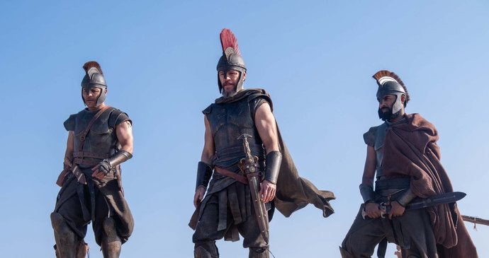 Odyssea: Homérův epický příběh o ithackém králi ožívá pro moderní publikum ve dvou zcela odlišných podobách – v kinech ohromuje diváky velkofilm režiséra Christophera Nolana, přímo do sluchátek míří nesmírně zábavná, syrová a živá audiokniha britského autora Stephena Frye, kterou s britským nadhledem načetl Otakar Brousek mladší.