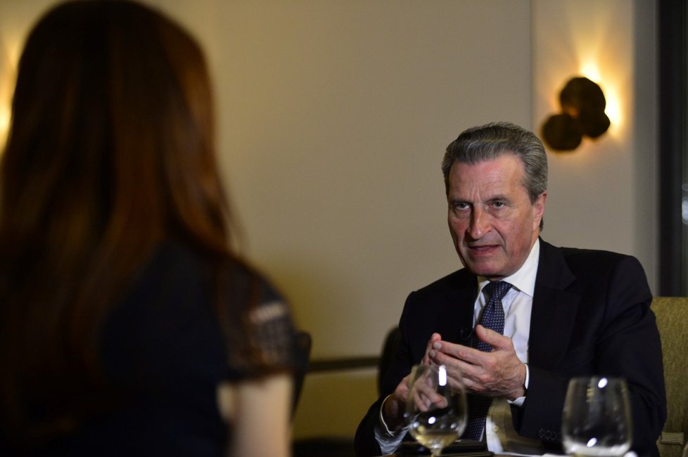 Evropský komisař pro rozpočet a lidské zdroje Günther Oettinger z Německa v rozhovoru pro Blesk Zprávy.