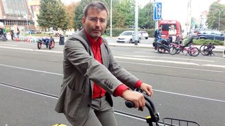 Praha je na kole geniálně průjezdná, říká Jakub Ditrich z bikesharingu Ofo