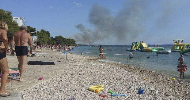 Evakuace a uzavřené dálnice: Chorvatsko dusí požáry