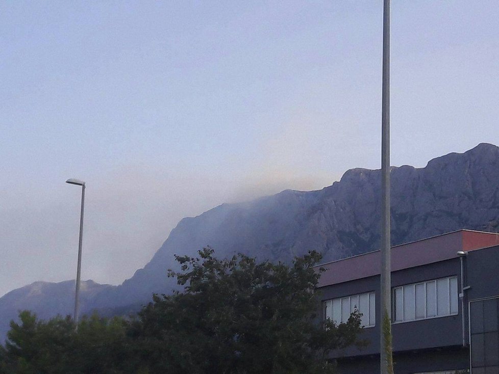 Chorvatsko dále bojuje s požáry, s hašením pomáhají letadla