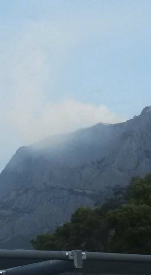 Chorvatsko dále bojuje s požáry, s hašením pomáhají letadla.