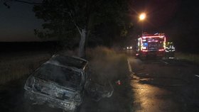 Řidiče z hořícího auta na Uherskohradišťsku vytáhl po nehodě taxikář spolu se zákazníkem. Muži tak zachránili život.