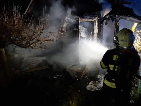Plameny zabíjely: Při požáru chaty v Liberci zemřel senior.