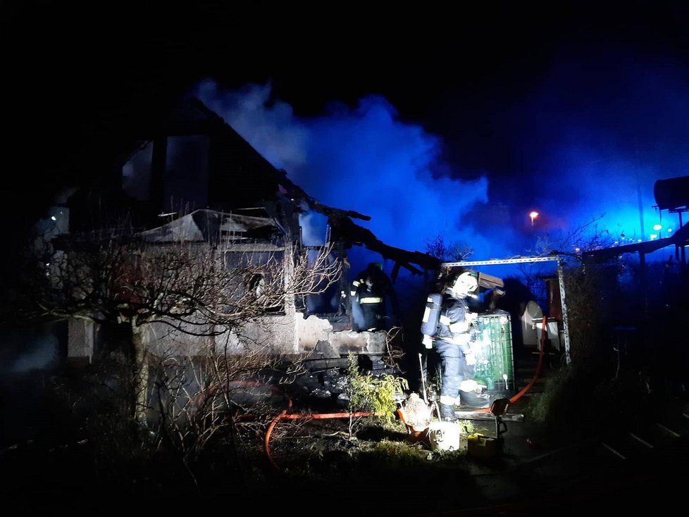 Plameny zabíjely: Při požáru chaty v Liberci zemřel senior.