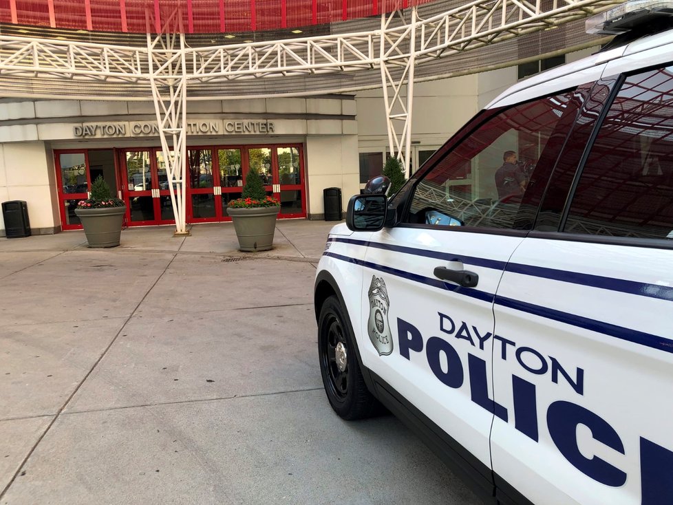 Střelec u baru v Daytonu v Ohiu zabil devět lidí, další zranil (4. 8. 2019)