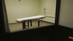 Ohio přerušilo popravy nejméně na dva roky; nemá smrtící látky.