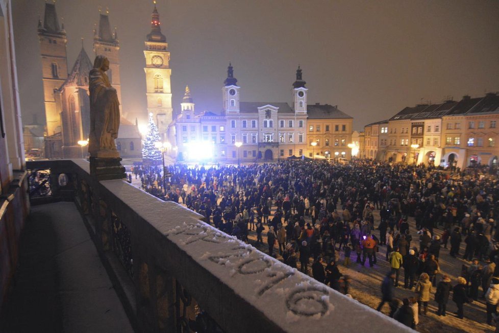 Pro jedny velkolepá podívaná, pro druhé takřka boj o holý život. Takové jsou ohňostroje v hlavním městě. (ilustrační foto)