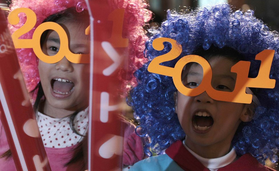 Čína slaví příchod nového roku na svém Time Square v Hongkongu