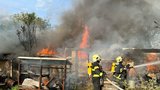 V Ohrobci u Prahy hořelo: Rodinný dům lehl popelem