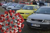 Autobazary krachují, o práci už přišly stovky lidí. Nechte nás otevřít, žádají vládu