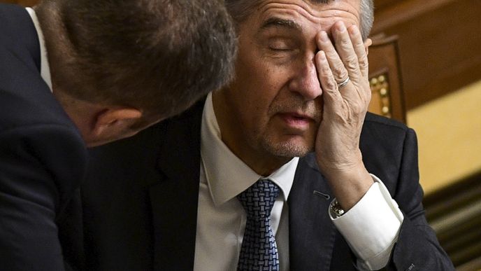 Premiér Andrej Babiš a Tomio Okamura při projednávání návrhu státního rozpočtu na rok 2019. Premiér Andrej Babiš a Tomio Okamura při projednávání návrhu státního rozpočtu na rok 2019.