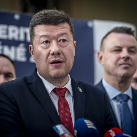 Očista Okamurovy SPD v režii vnitra: Cenou za klid ve vládě je slepota vůči radikálům Očista Okamurovy SPD v režii vnitra: Cenou za klid ve vládě je slepota vůči radikálům