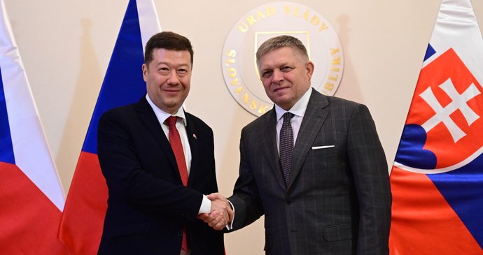 Předseda české Sněmovny Tomio Okamura na oficiální návštěvě Slovenska: Setkání se slovenským premiérem Robertem Ficem (2. 12. 2025)