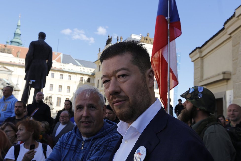 Tomio Okamura na protivládní demonstraci