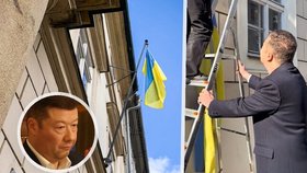 Tomio Okamura nechal sundat ukrajinskou vlajku ze Sněmovny.