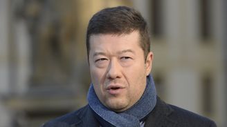 Okamura zůstává. Jeho odvolání znemožnily KSČM, SPD a ANO. Podívejte se, kdo jak hlasoval