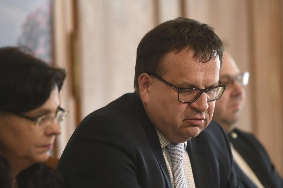 Ministři za ČSSD Mládek a Marksová jednali kvůli situaci v OKD v Karviné s vedením města, odbory i vedením OKD.