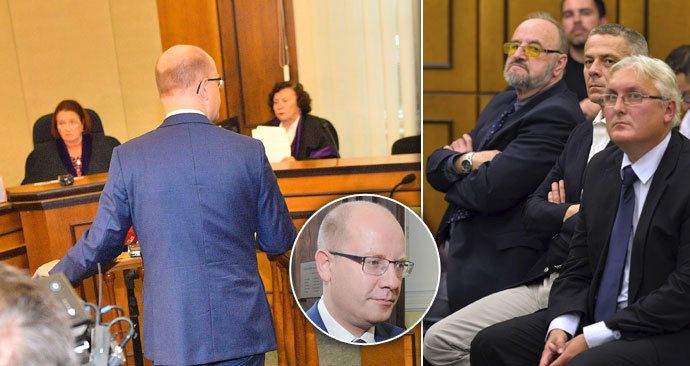 U soudu kvůli privatizaci OKD vypovídal loni Bohuslav Sobotka, na lavici obžalovaných jsou znalec a dva státní úředníci