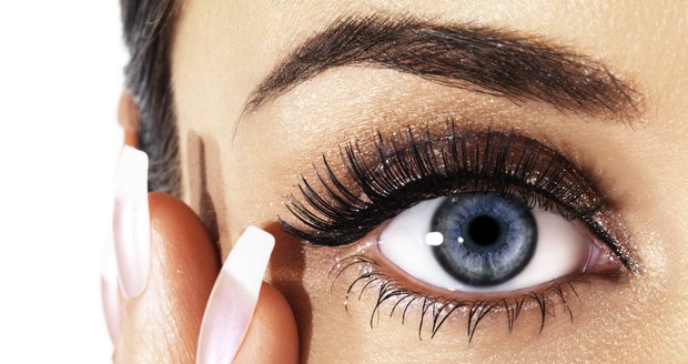 Lékaři varují, že makulární degenerace oka postihuje častěji ženy.
