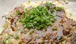 Okonomiyaki si snadno připravíte i doma.