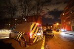 Policisté prověřují nespecifikovaný trestný čin, který se stal v Okřínecké ulici v Praze. V autě měla být svázaná žena. (1. únor 2024)