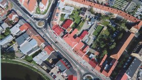 Ve Veselí nad Moravou slavnostně otevřeli dvě nové okružní křižovatky a zrekonstruované silnice. Město je po dvo letech opět plně průjezdné.