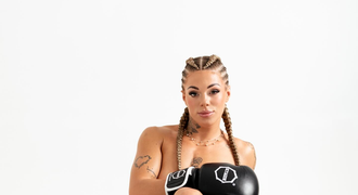 Oktagon 85 burcuje: Modelka jde do klece! Oktagon 85 burcuje: Modelka jde do klece!