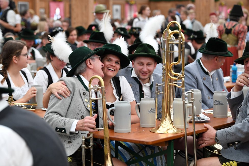 V Mnichově se koná 186. ročník tradičního pivního festivalu Oktoberfest (22. 9. 2019).