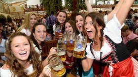Baťůžkářům asi zatrhnou Oktoberfest. Německé útoky ovlivní i pivní slavnosti