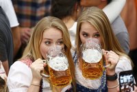 Oktoberfest za dveřmi: Pivo zdraží a přibude policistů. Tuplák vyjde na necelé tři stovky