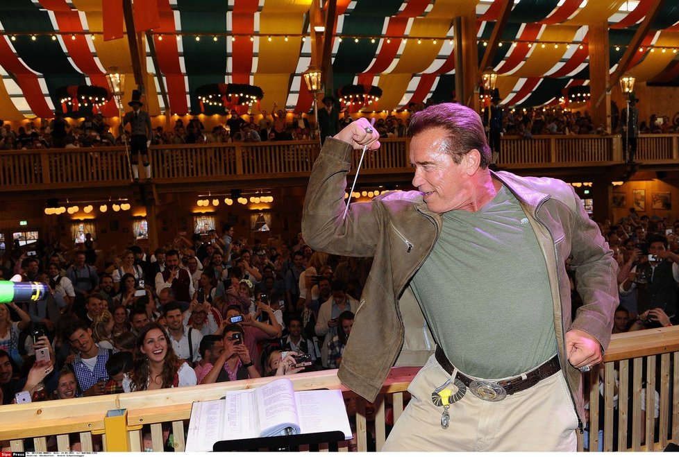 Takhle Arnie pařil na Oktoberfestu 2015.