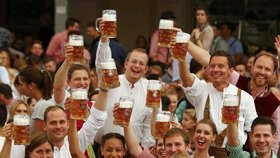V Mnichově začal pivní festival Oktoberfest. Organizátoři opět očekávají až 6 milionů lidí.