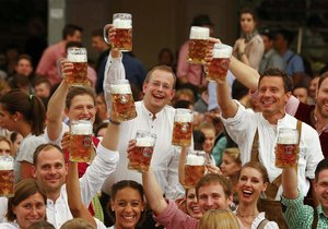 V Mnichově začal pivní festival Oktoberfest. Organizátoři opět očekávají až 6 milionů lidí.