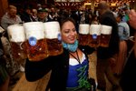 V Německu odstartoval slavný pivní festival Oktoberfest (17.9.2022)