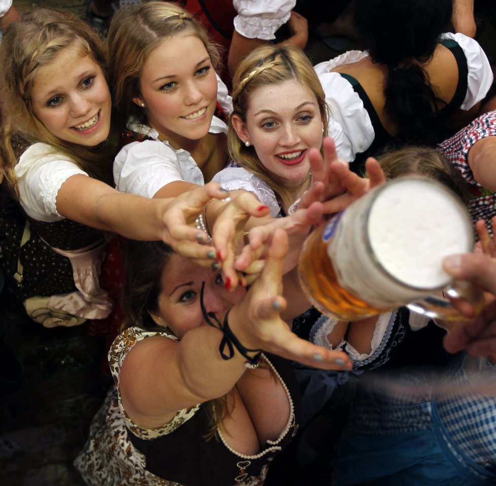 Německo se bavilo a piva byl všude dostatek