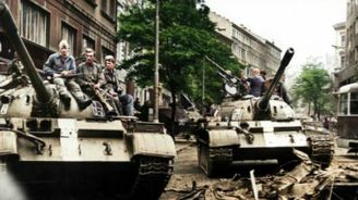 Kreml a jeho „bratrské pomoci“: Brežněv chtěl v roce 1968 poslušný stát, Putin chce Ukrajinu vymazat Kreml a jeho „bratrské pomoci“: Brežněv chtěl v roce 1968 poslušný stát, Putin chce Ukrajinu vymazat