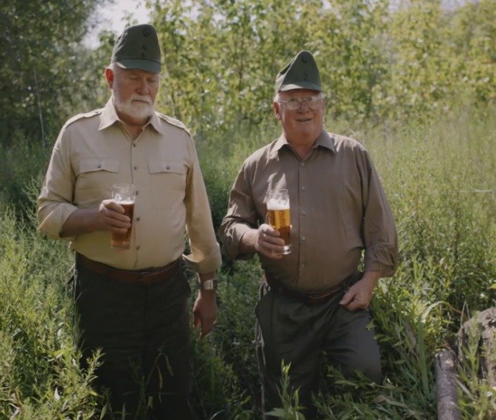 Maďarští vojáci zrekonstruovali svou cestu na jih Československa, zachutnalo jim zejména pivo.