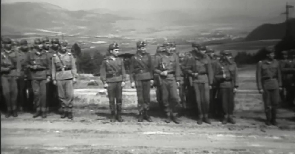 Bulharští vojáci po příjezdu do Československa