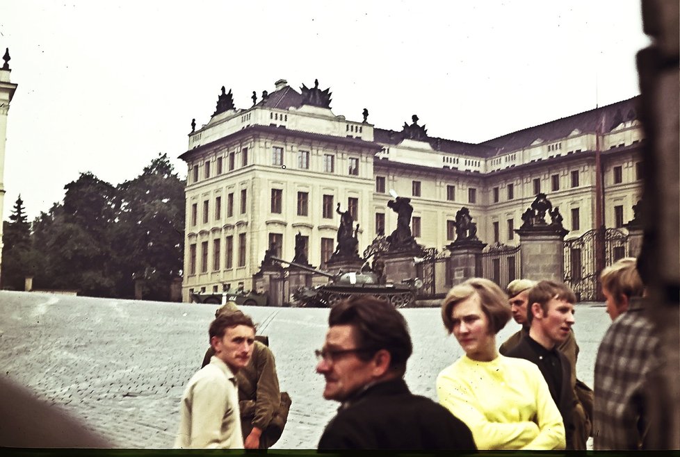 Hradčanské náměstí v srpnu 1968.