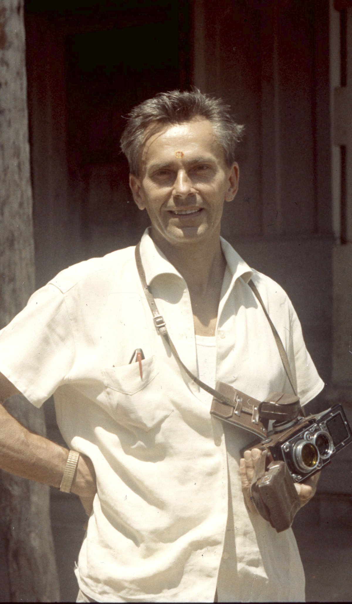 1969 Zikmund  se svým fotoaparátem.