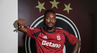 Sparťan Victor Olatunji: Miluju svíčkovou a Orwella Sparťan Victor Olatunji: Miluju svíčkovou a Orwella