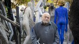 Sochař Zoubek slaví 90 let. Odlil masku Palacha a udělal památník obětem komunistů