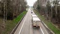 Zatímco na velké části Jihočeského kraje mohou lidí ve směru z prahy do Českých Budějovic cestovat po dálnici, ve středních Čechách se předním, než najedou na dálnici D1, musi vměstnat na silnici I/3