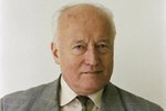 Bývalý soudce Oldřich Jehlička, polistopadový předseda občanskoprávního kolegia Nejvyššího soudu (NS), zemřel v neděli ve věku 83 let.