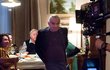 Natáčení filmu Vánoční příběh: Oldřich Kaiser zatančil jako Travolta Natáčení filmu Vánoční příběh: Oldřich Kaiser zatančil jako Travolta